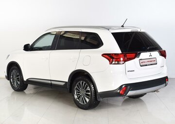 Mitsubishi Outlander Вид 2