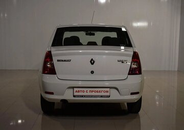 Renault Logan Вид 4