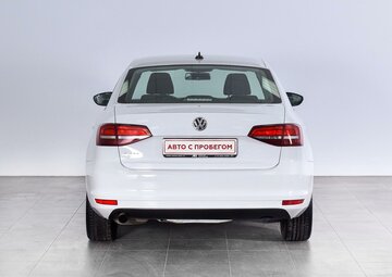 Volkswagen Jetta Вид 4
