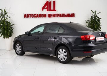 Volkswagen Jetta Вид 4